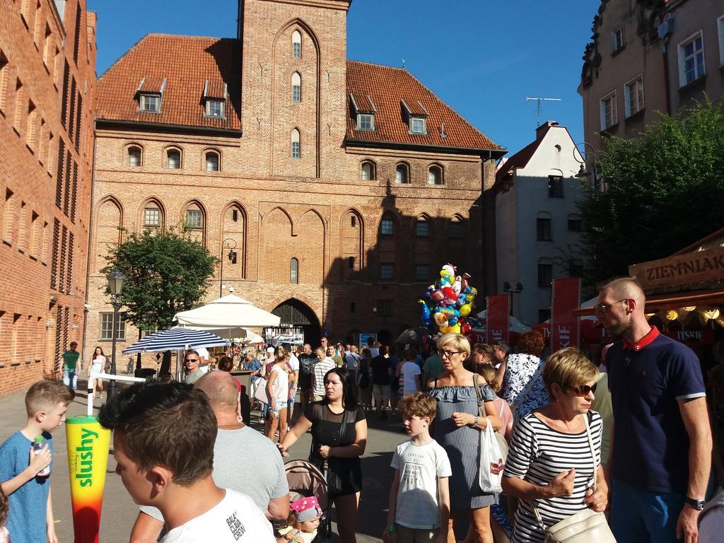 H&T Old Town Szeroka 77 Lägenhet Gdańsk Exteriör bild